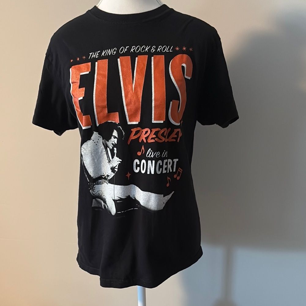 Elvis Presley Black Short Sleeve T-Shirt. Size Medium.